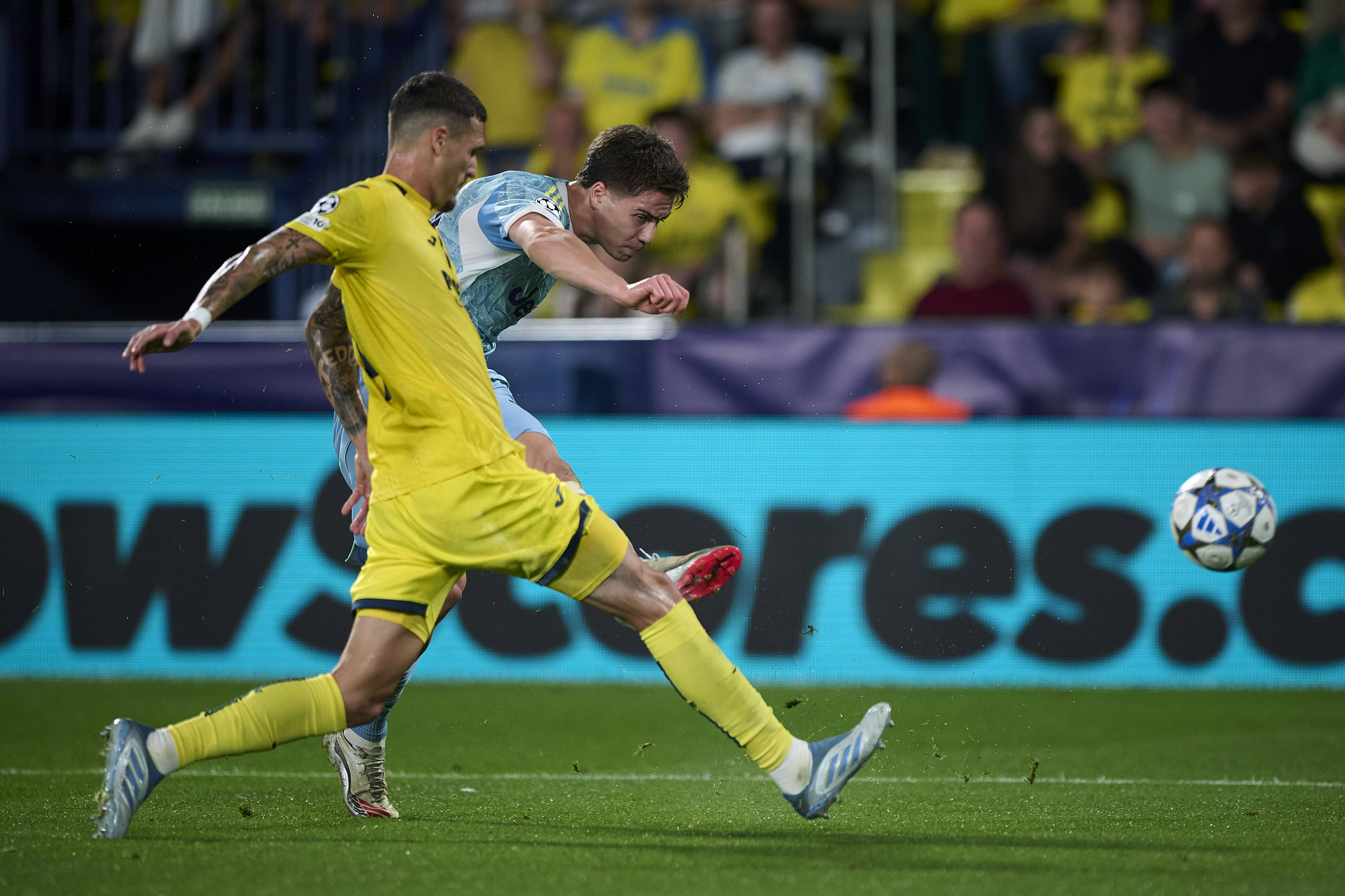 爱游戏官方入口 -关于比利亚雷亚尔迎欧超杯关键赛，冲刺阶段防线松动，态度坚定，阵容厚度经受考验的信息